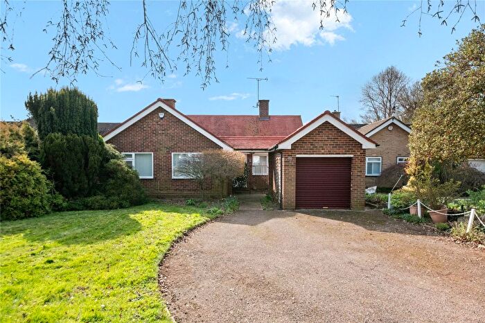 3 Bedroom Bungalow For Sale In Howletts Lane, Ruislip, HA4