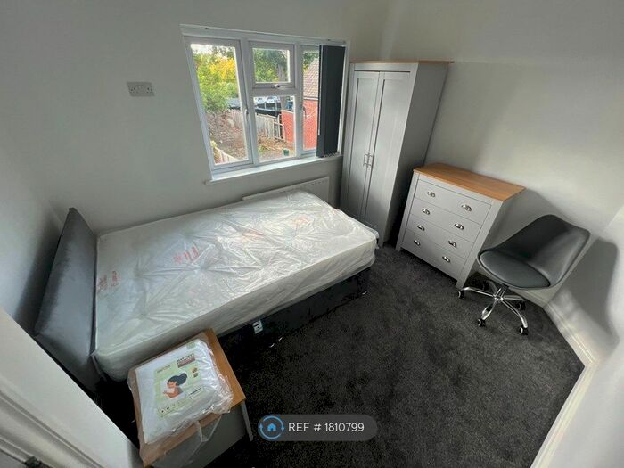 3 Bedroom Semi-Detached House To Rent In Charter Avenue, Coventry, CV4