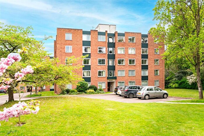 2 Bedroom Apartment For Sale In Amhurst Court, Pinehurst, Cambridge, CB3