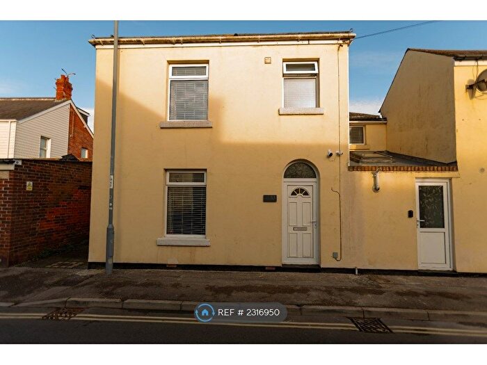 3 Bedroom Semi-Detached House To Rent In Hardwick Street, Weymouth, DT4