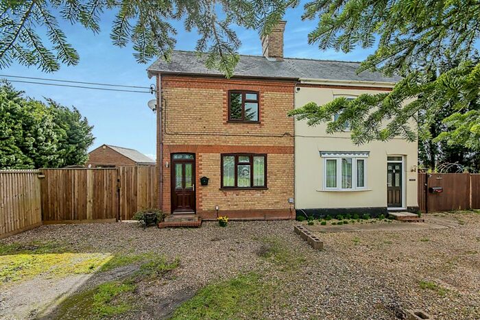2 Bedroom Semi-Detached House For Sale In Lynn Road, Walpole Highway, Wisbech, PE14