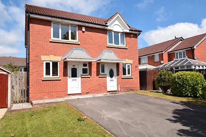 2 Bedroom Semi Detached House To Rent In Holly Approach, Ossett, WF5