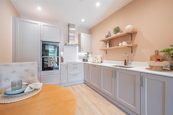 1 Bedroom Flat For Sale In Orchard House, Willowbury Retirement Village, London Road, West Malling, ME19