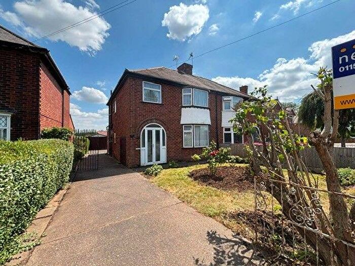 3 Bedroom Semi-Detached House For Sale In Papplewick Lane, Hucknall, Nottingham, NG15