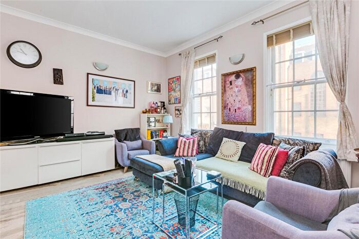 2 Bedroom Flat To Rent In Holloway Road, Islington, N7