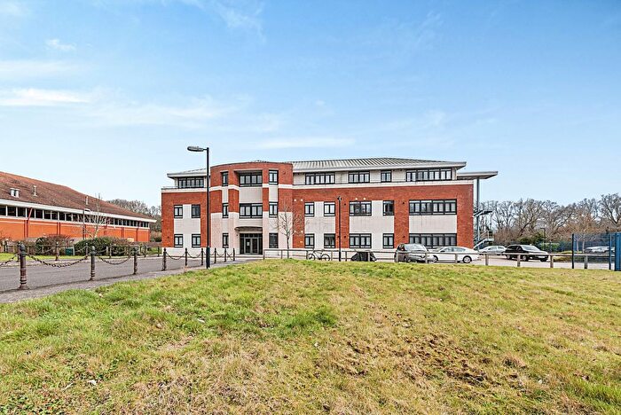 1 Bedroom Flat To Rent In Lime Tree Way, Chineham, RG24
