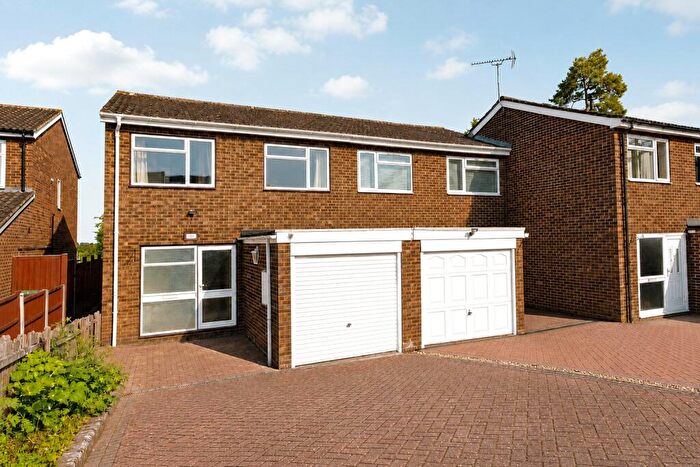 3 Bedroom End Of Terrace House For Sale In Wren Close, Flitwick, Bedfordshire, MK45