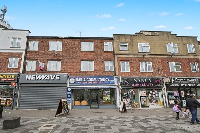 3 Bedroom Flat For Sale In Westmount Centre, Uxbridge Road, Hayes, UB4
