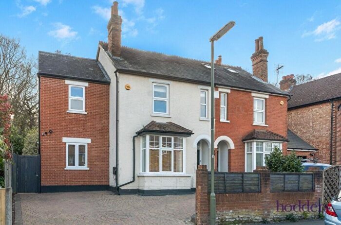 4 Bedroom Semi-Detached House For Sale In Ottershaw, Surrey, KT16