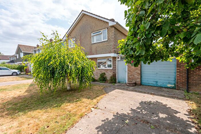 4 Bedroom Detached House For Sale In Marden Avenue, Chichester, PO19