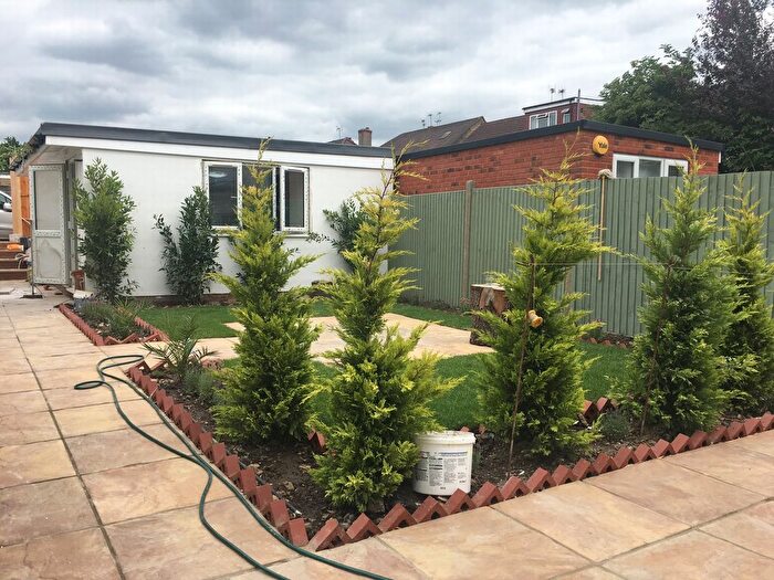 4 Bedroom Flat To Rent In West Way, Neasden, NW10