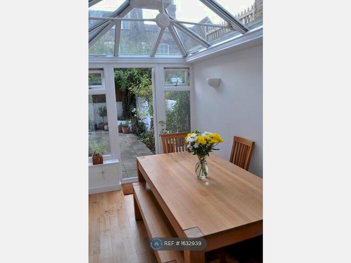 2 Bedroom Terraced House To Rent In Gambetta Street, London, SW8