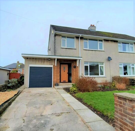 3 Bedroom Semi-Detached House To Rent In Mayfield Avenue, Laleston, Bridgend, CF32