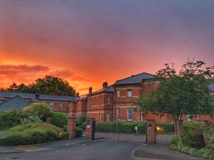 2 Bedroom Mews For Sale In Sandy Mead, Epsom, KT19