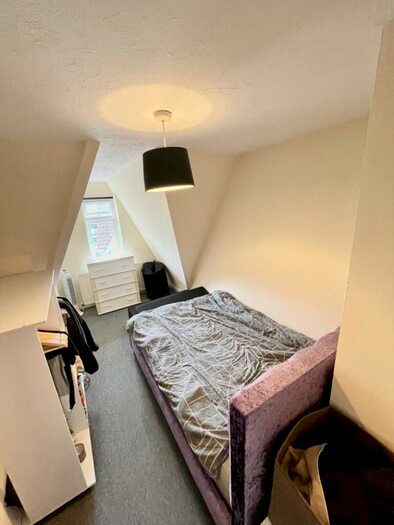 1 Bedroom Flat To Rent In One Bedroom Flat - &# Pcm - Lansdowne Road - Available St August, BH1