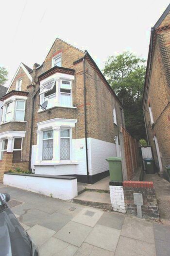 2 Bedroom Maisonette To Rent In Manthorp Road, Plumstead, SE18