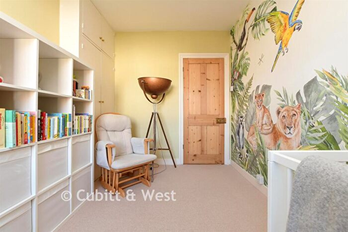 3 Bedroom Terraced House For Sale In Vincent Road, Dorking, Surrey, RH4