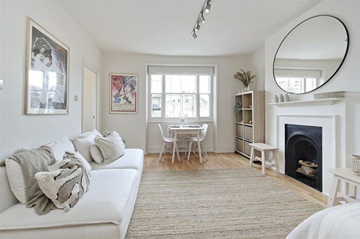 Studio To Rent In Nottingham Place, London, W1U