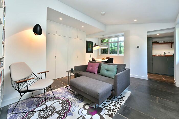 1 Bedroom Bungalow To Rent In Highbury Grove, London, N5