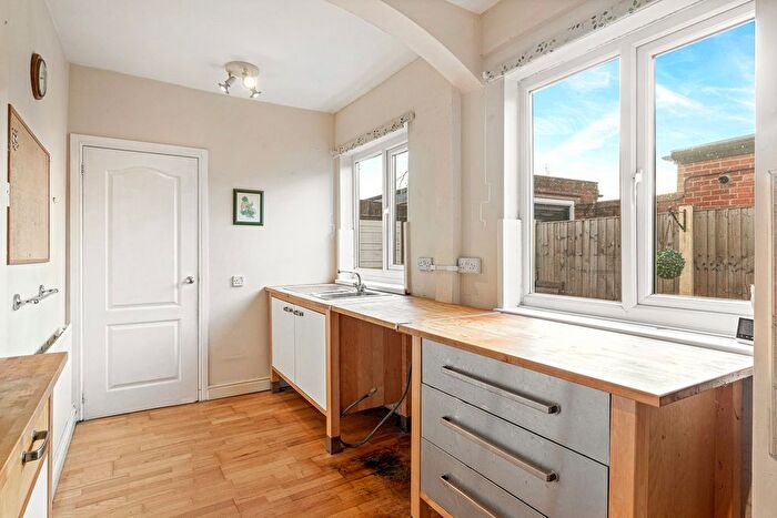2 Bedroom Semi-Detached Bungalow For Sale In Holmfield Avenue East, Leicester, LE3