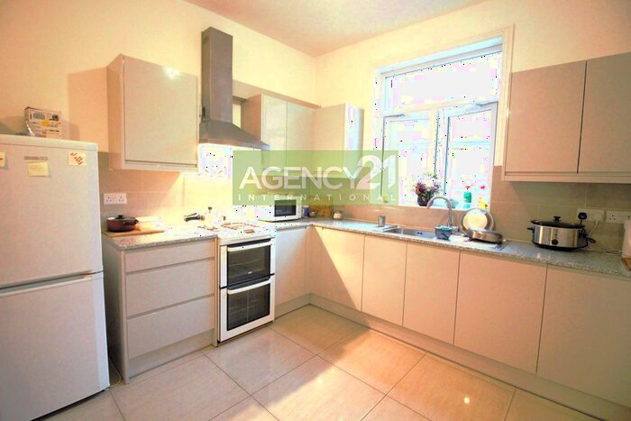 5 Bedroom Terraced House To Rent In Grove Green Road, Leytonstone, E11