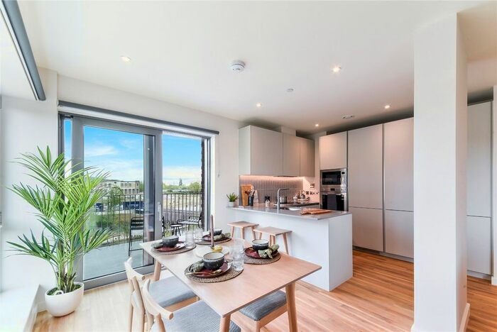 2 Bedroom Flat To Rent In Lyons Dock House, Oldfield Lane North, Greenford, UB6