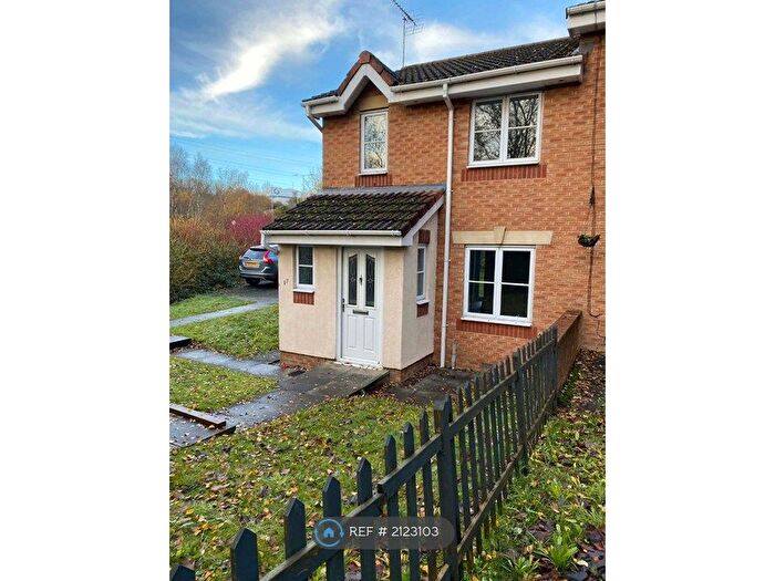 3 Bedroom Semi Detached House To Rent In Beaufighter Grove, Stoke-On-Trent, ST6
