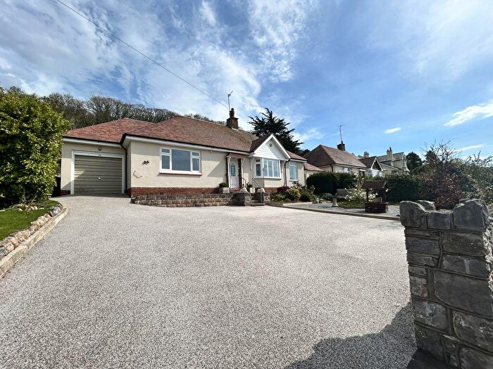 2 Bedroom Bungalow For Sale In Dinerth Road, Rhos On Sea, LL28