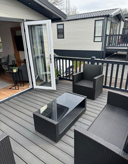 2 Bedroom Caravan For Sale In Kewstoke, Weston Supermare, BS22