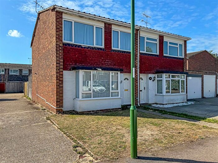3 Bedroom Property To Rent In Colebrook Road, Wick, Littlehampton, BN17