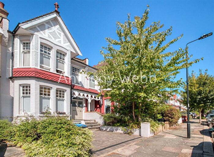 4 Bedroom Property To Rent In Harlech Road, Southgate, N14