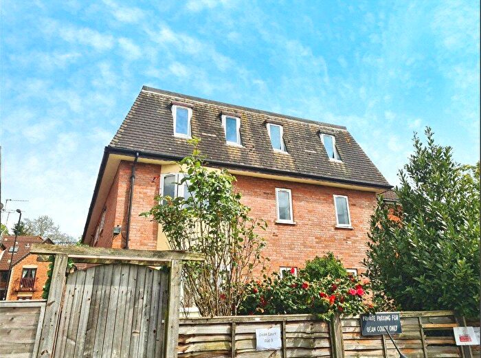 2 Bedroom Flat To Rent In Bullar Road, Southampton, Hampshire, SO18