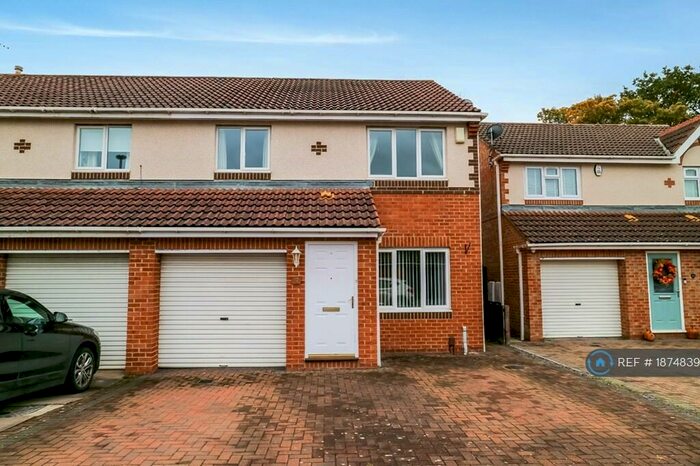 3 Bedroom Semi-Detached House To Rent In Gilderdale Close, Faverdale, Darlington, DL3