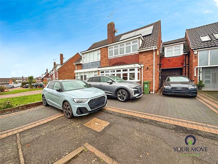 4 Bedroom Semi Detached House For Sale In Meyer Road, Erith, DA8