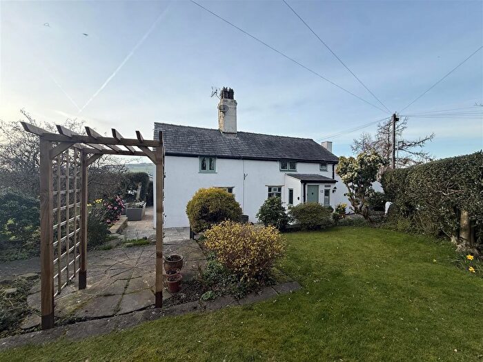 3 Bedroom Cottage For Sale In Back Lane, Mottram, Hyde, SK14