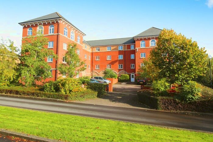 2 Bedroom Flat To Rent In Padstow Road, Churchward, Swindon, SN2