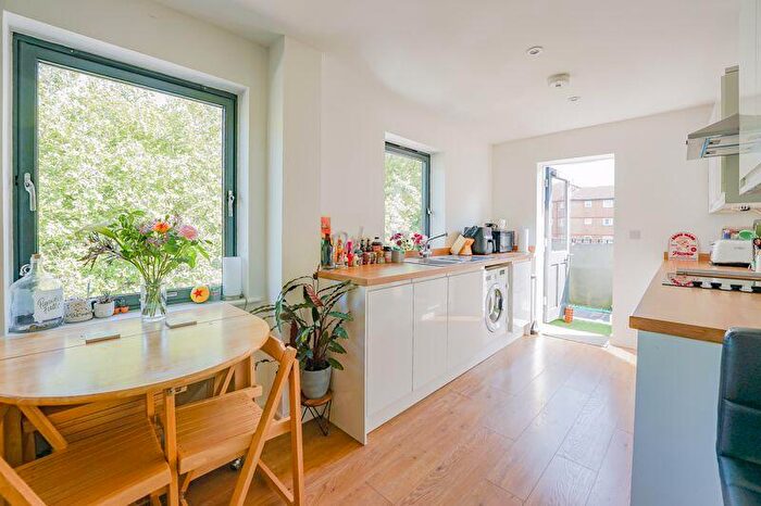 2 Bedroom Flat For Sale In Modern Two-Bedroom Apartment With Balcony In Central Nailsea Location, BS48