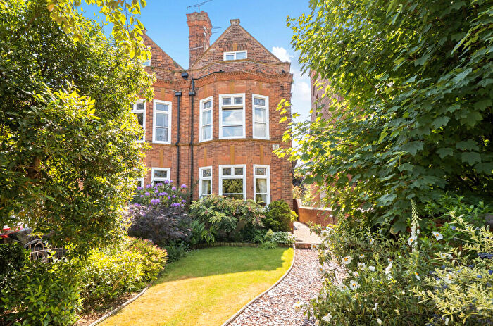 5 Bedroom Semi Detached House For Sale In Hillmorton Road, Rugby, CV22