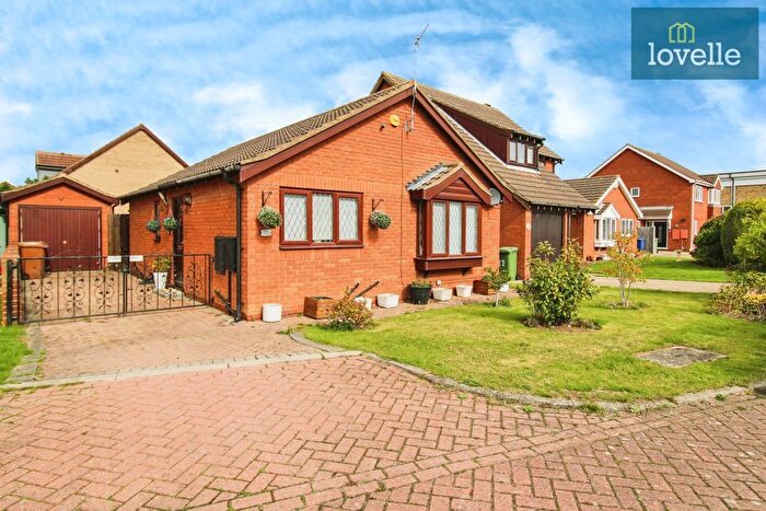 2 Bedroom Detached Bungalow For Sale In Silvergarth, Grimsby, DN32