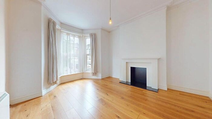 1 Bedroom Flat To Rent In Birkbeck Avenue, Acton, W3