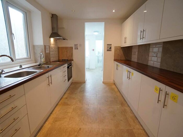 8 Bedroom House To Rent In College Road, Bangor, LL57