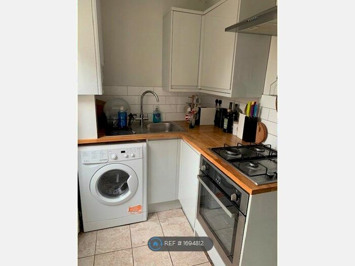 1 Bedroom Flat To Rent In Tooting, London, SW17