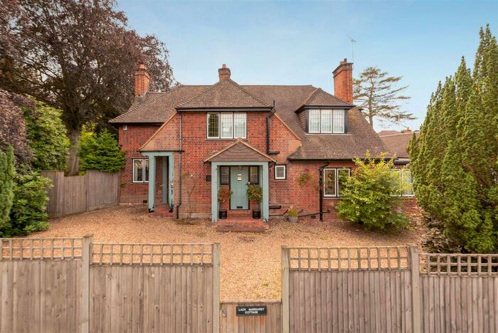 4 Bedroom Detached House To Rent In Charters Road, Sunningdale, Ascot, SL5