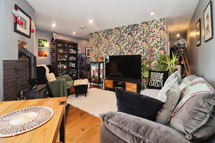 3 Bedroom Semi Detached House For Sale In Kennion Road, Bristol, Avon, BS5