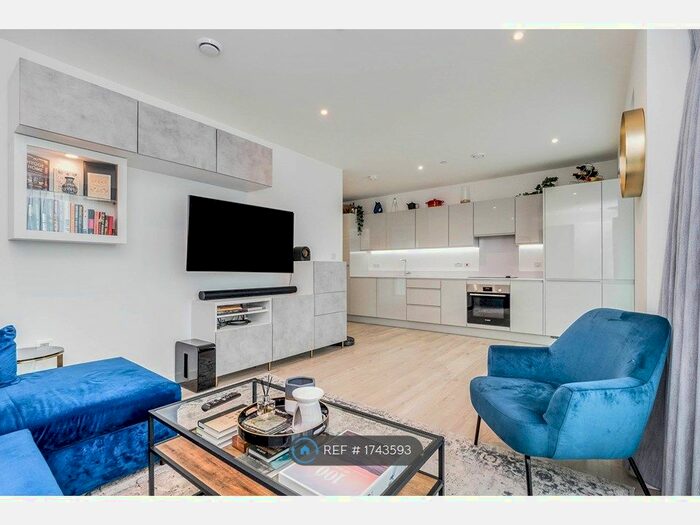 2 Bedroom Flat To Rent In Effra Gardens, London, E16