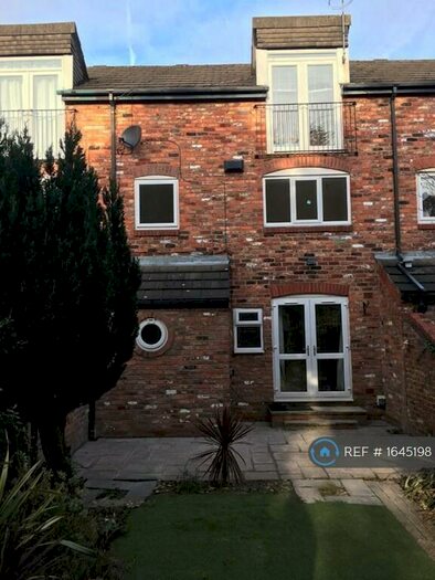 3 Bedroom Terraced House To Rent In Gatcombe Mews, Wilmslow, SK9
