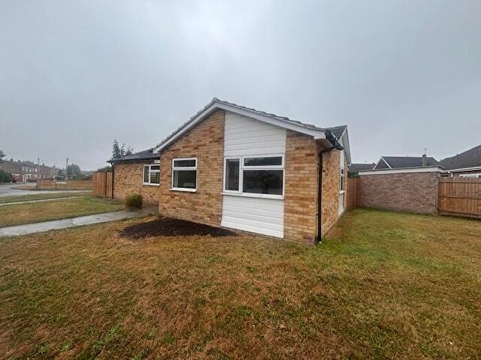 3 Bedroom Bungalow To Rent In Sarum Drive, Devizes, SN10