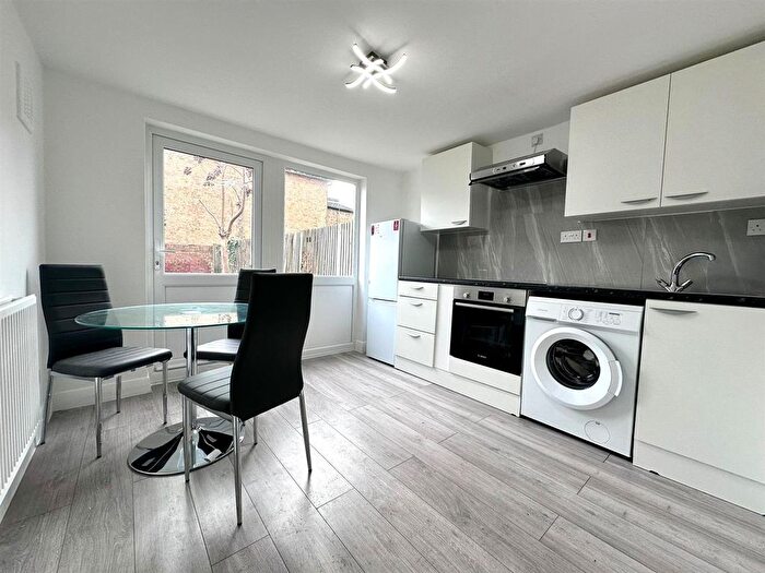 2 Bedroom Property To Rent In Myddleton Road, London, N22