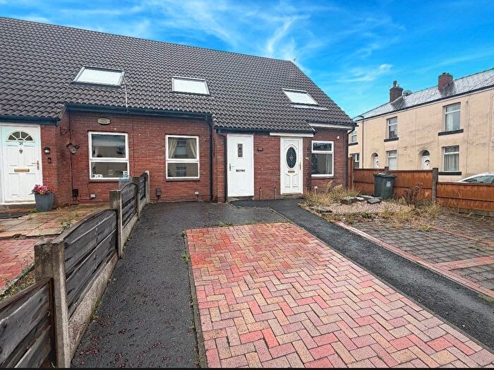 2 Bedroom Semi-Detached Bungalow For Sale In Osborne Street, Heywood, Greater Manchester, OL10
