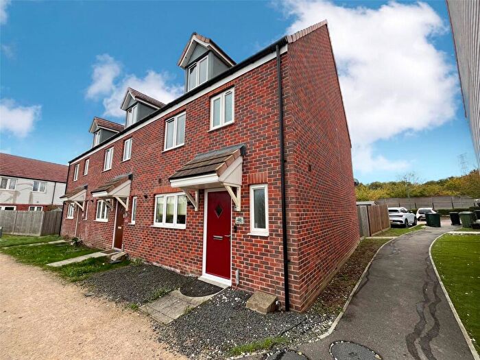 4 Bedroom End Of Terrace House To Rent In Ellingham View, Dartford, DA1